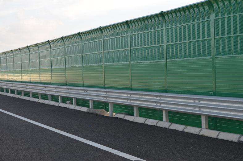 <a href=http://www.mmkglo.com/news_article?news_id=135>隔聲屏障</a>